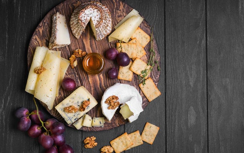 Comment organiser une dégustation de vins et de fromages